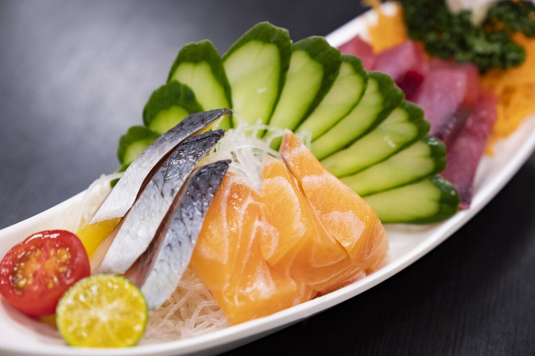Fisk og grønnsaker er sunne deler av et lavkarbo-keto-diett
